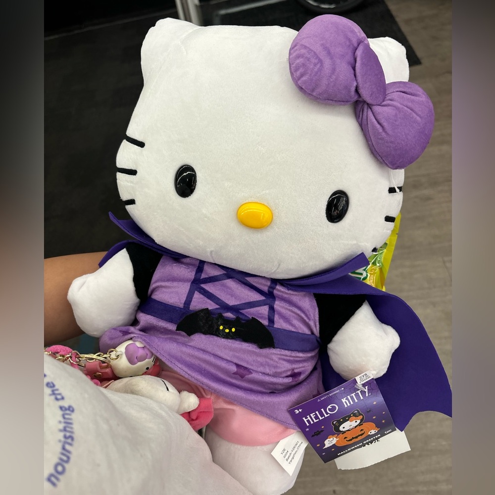 Hello kitty Halloween greeter